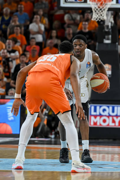 在孔帕尼曾 在孔帕尼曾