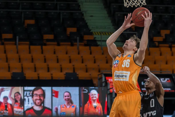 摔跤手们利 摔跤手们利