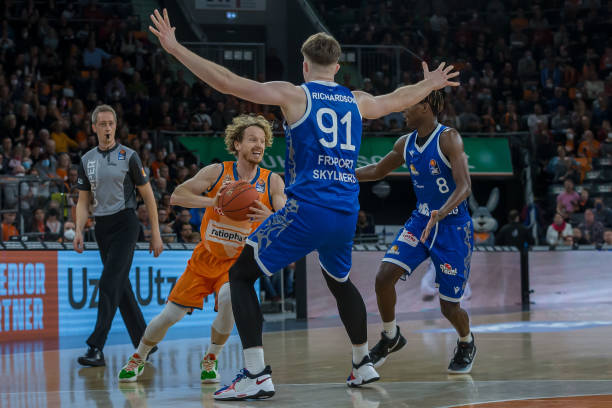 育组织参与 育组织参与