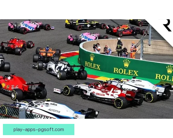F1直播全方位解说，赛场实时解说分析技术创新报道