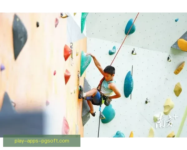 攀岩大奖赛：挑战高峰，冲破极限