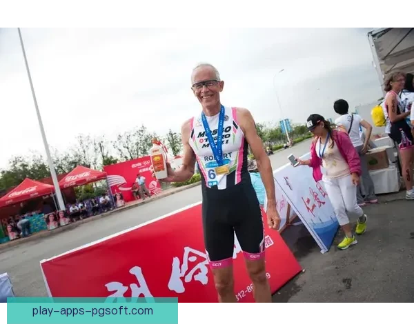 铁人三项挑战：竞技激情无限，冠军争夺激烈火热